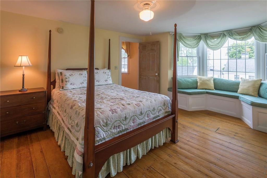 196 Perkins Street Castine, ME 04421 - Photo 25 of 34 En suite master bedr En suite...