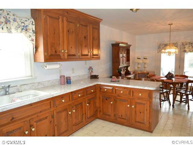 8819 Jacobs Road Chesterfield, VA 23236 - Photo 5 of 11