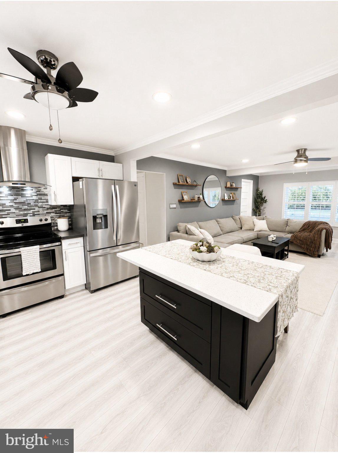 273 Crosswicks Road Bordentown, NJ 08505 - Photo 13 of 31 Modern open-concept living space.