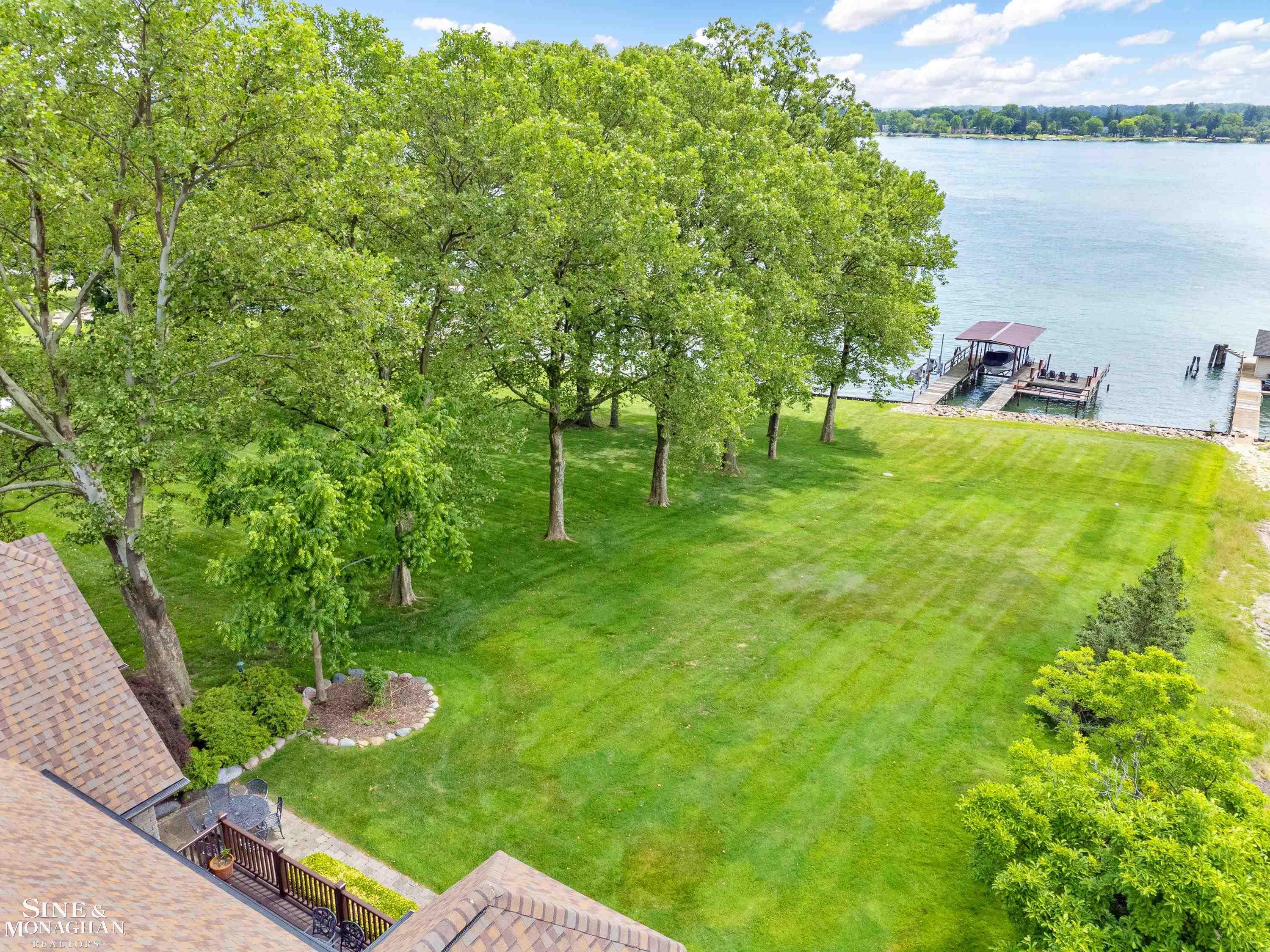 950 North Riverside Avenue St. Clair, MI 48079 - Photo 66 of 99 50179999-d5d80bb3-51ce-4bc1-8f9c-92613114fd2f.JPG