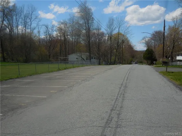 $1,650 | 10 Edmunds Lane, Unit A, Pine Bush, NY 12566