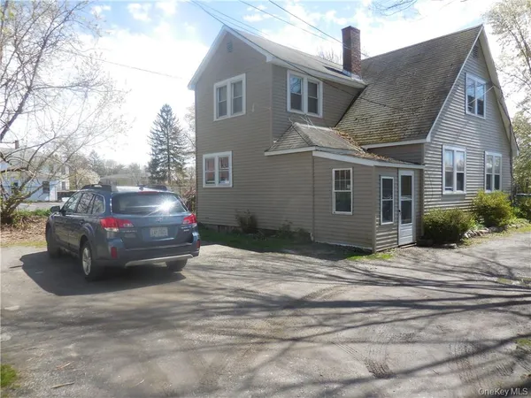 $1,650 | 10 Edmunds Lane, Unit A, Pine Bush, NY 12566