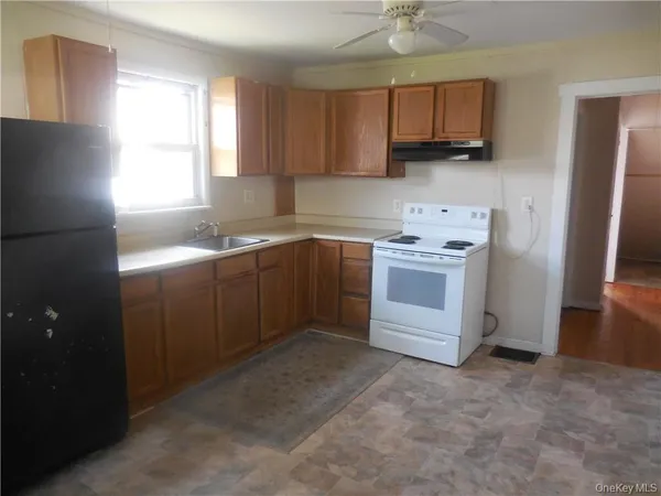 $1,650 | 10 Edmunds Lane, Unit A, Pine Bush, NY 12566