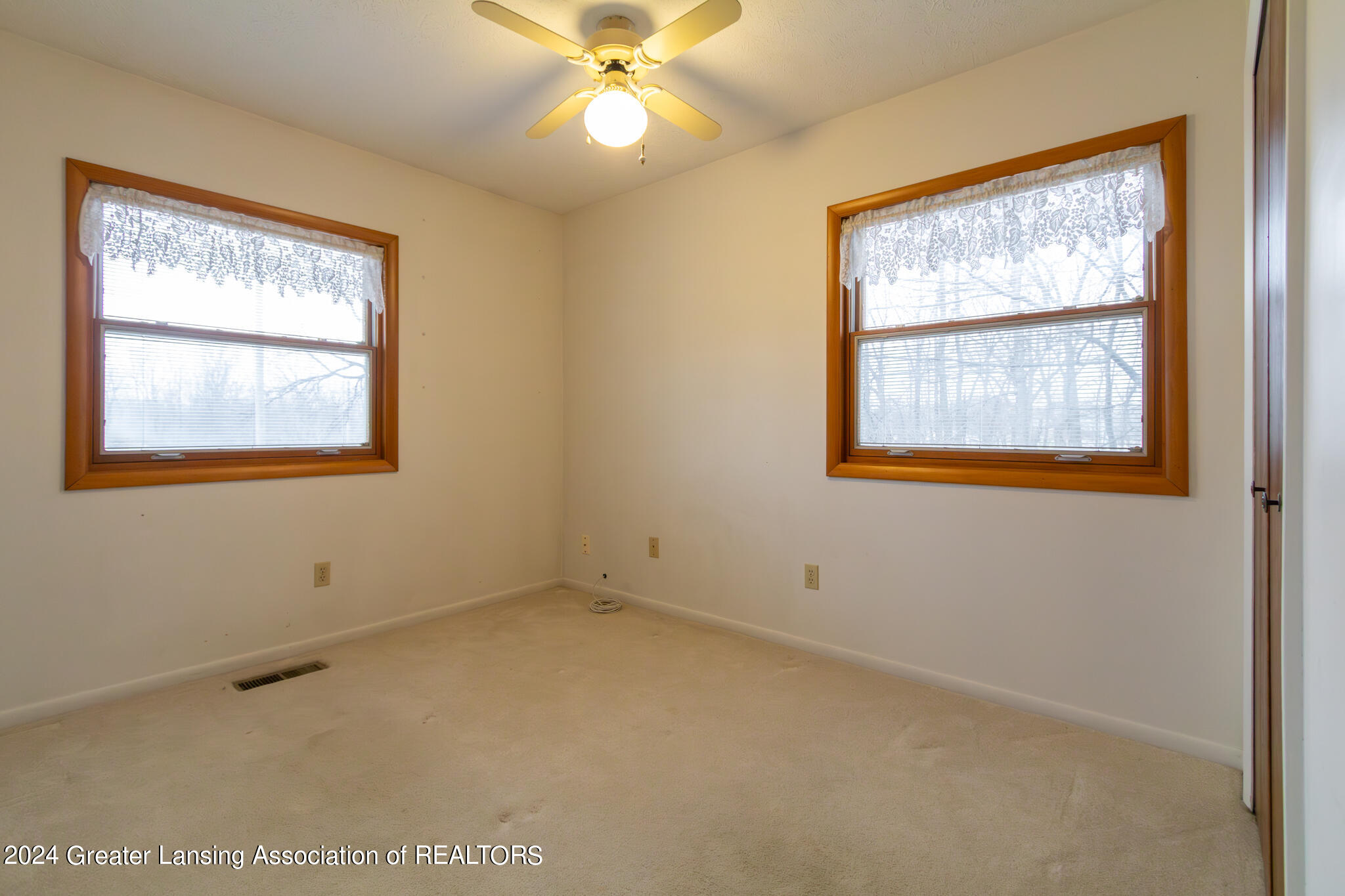 3410 West Holmes Road Lansing, MI 48911 - Photo 18 of 31 3410_w_holmes_interior_paula-16