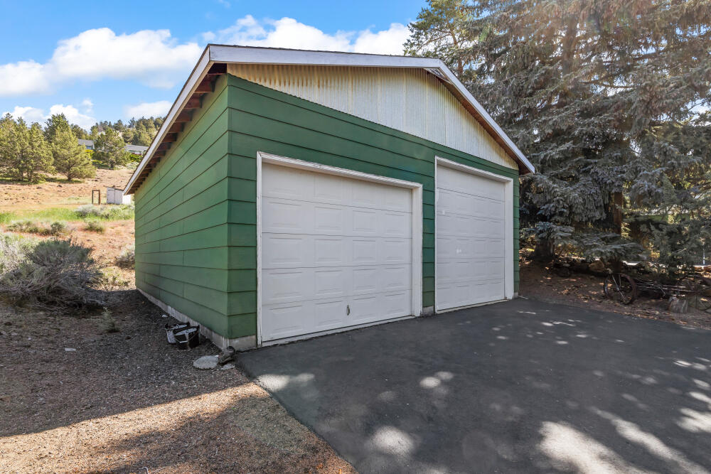 11445 Hill Road Klamath Falls, OR 97603 - Photo 48 of 51 047