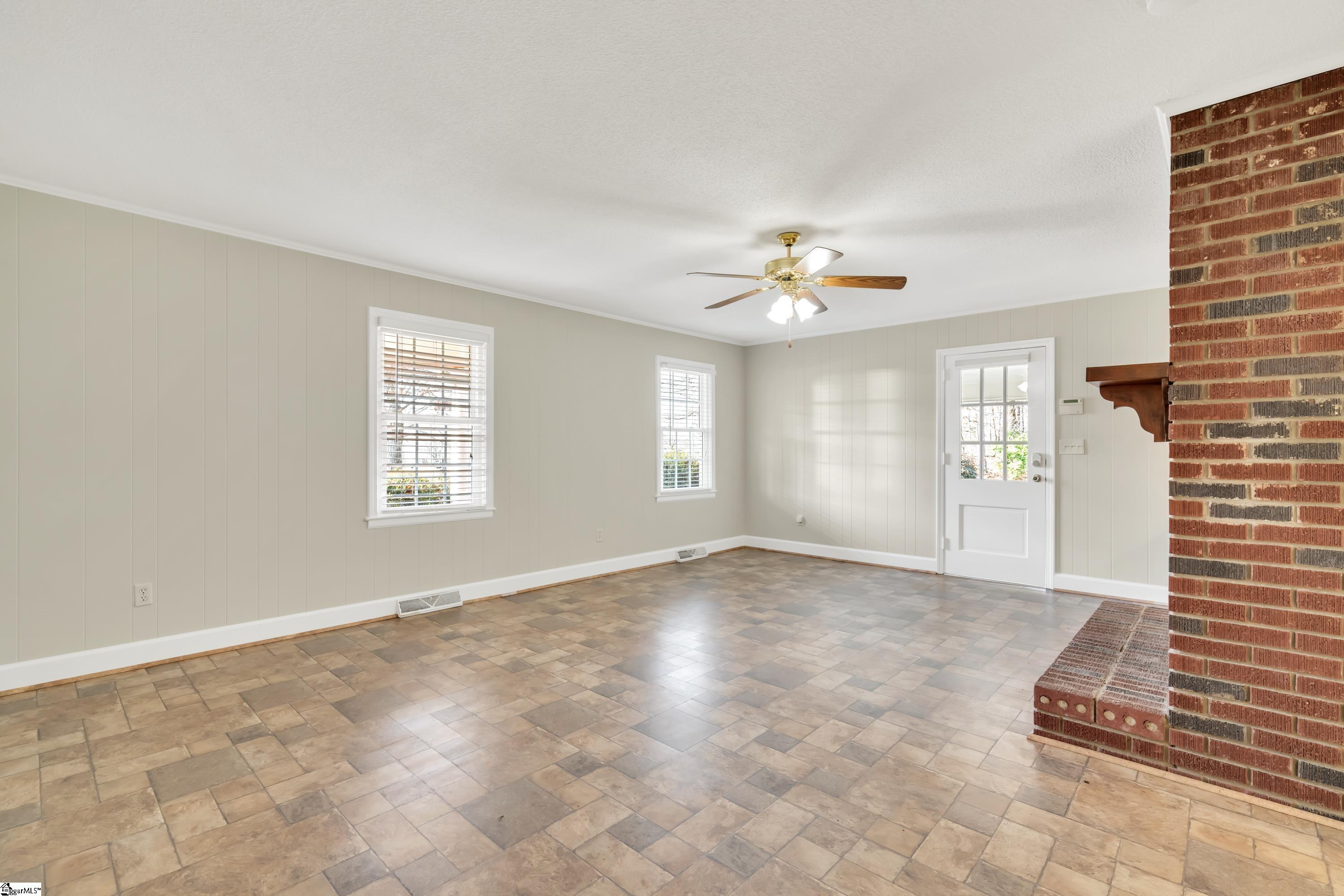 1116 Berry Shoals Road Greer, SC 29651 - Photo 11 of 32 Gallery Image 11