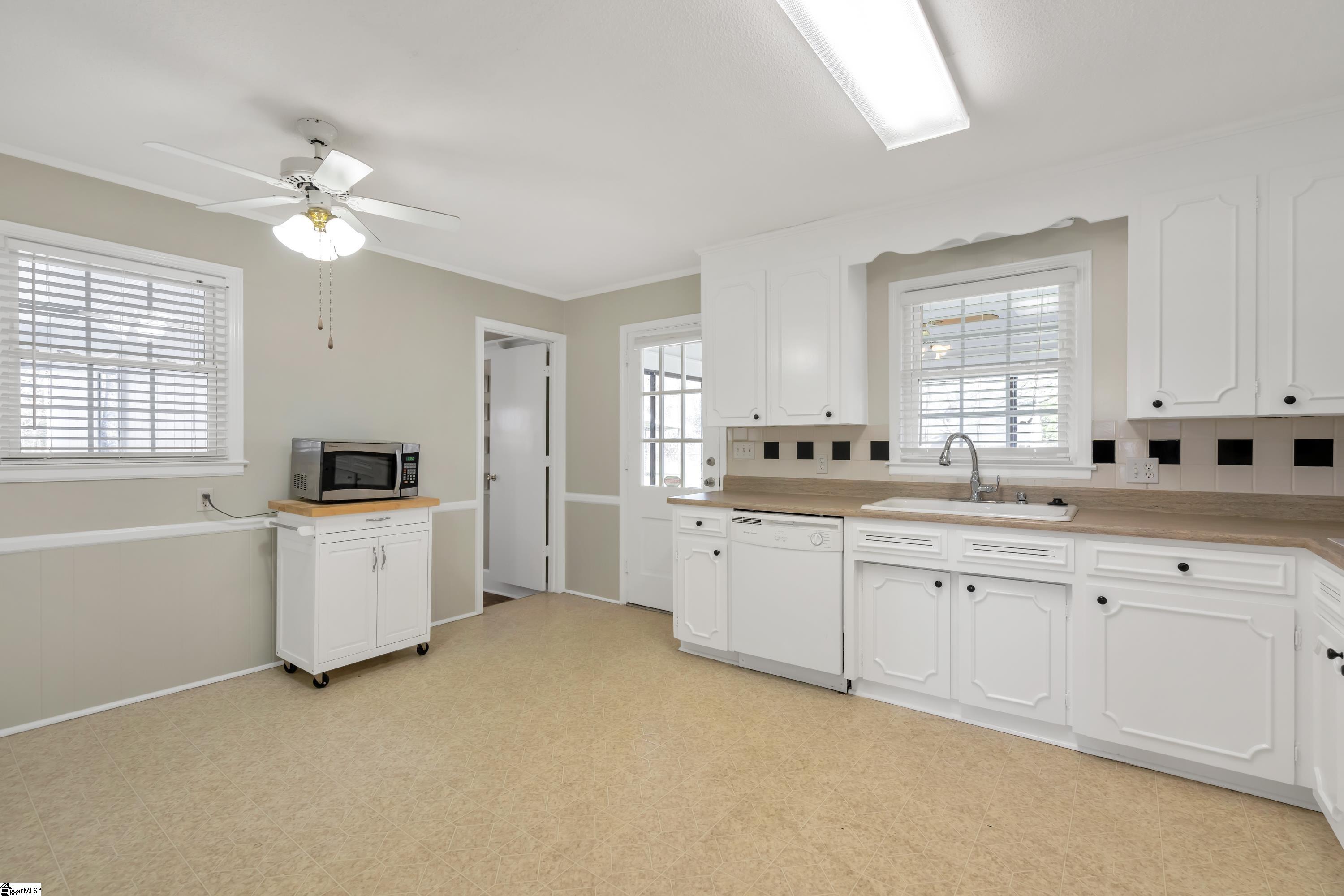 1116 Berry Shoals Road Greer, SC 29651 - Photo 14 of 32 Gallery Image 14