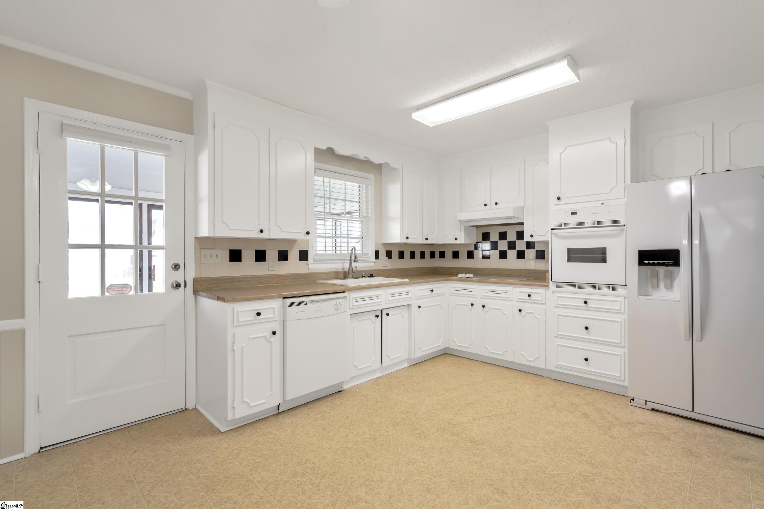 1116 Berry Shoals Road Greer, SC 29651 - Photo 15 of 32 Gallery Image 15