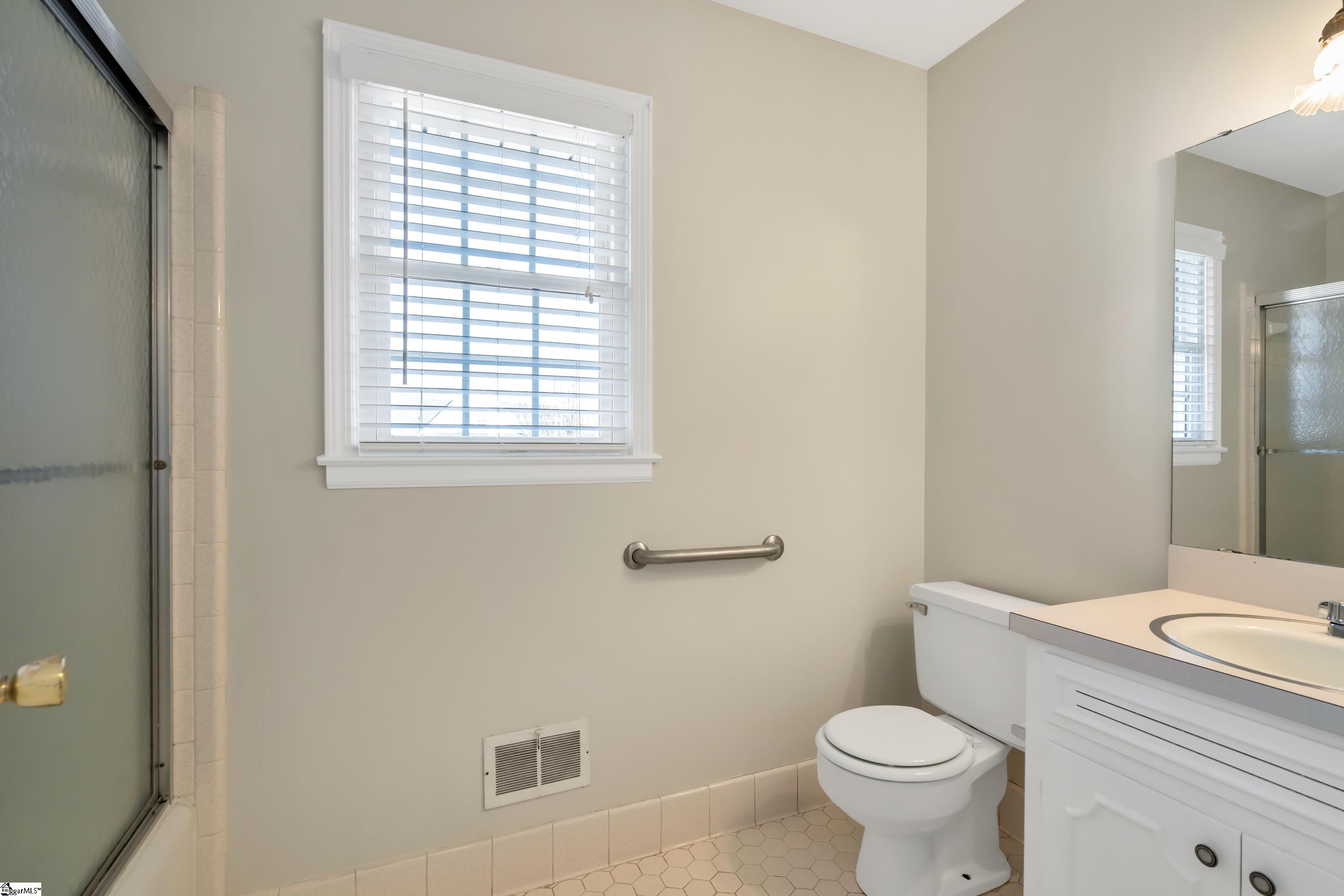 1116 Berry Shoals Road Greer, SC 29651 - Photo 18 of 32 Gallery Image 18