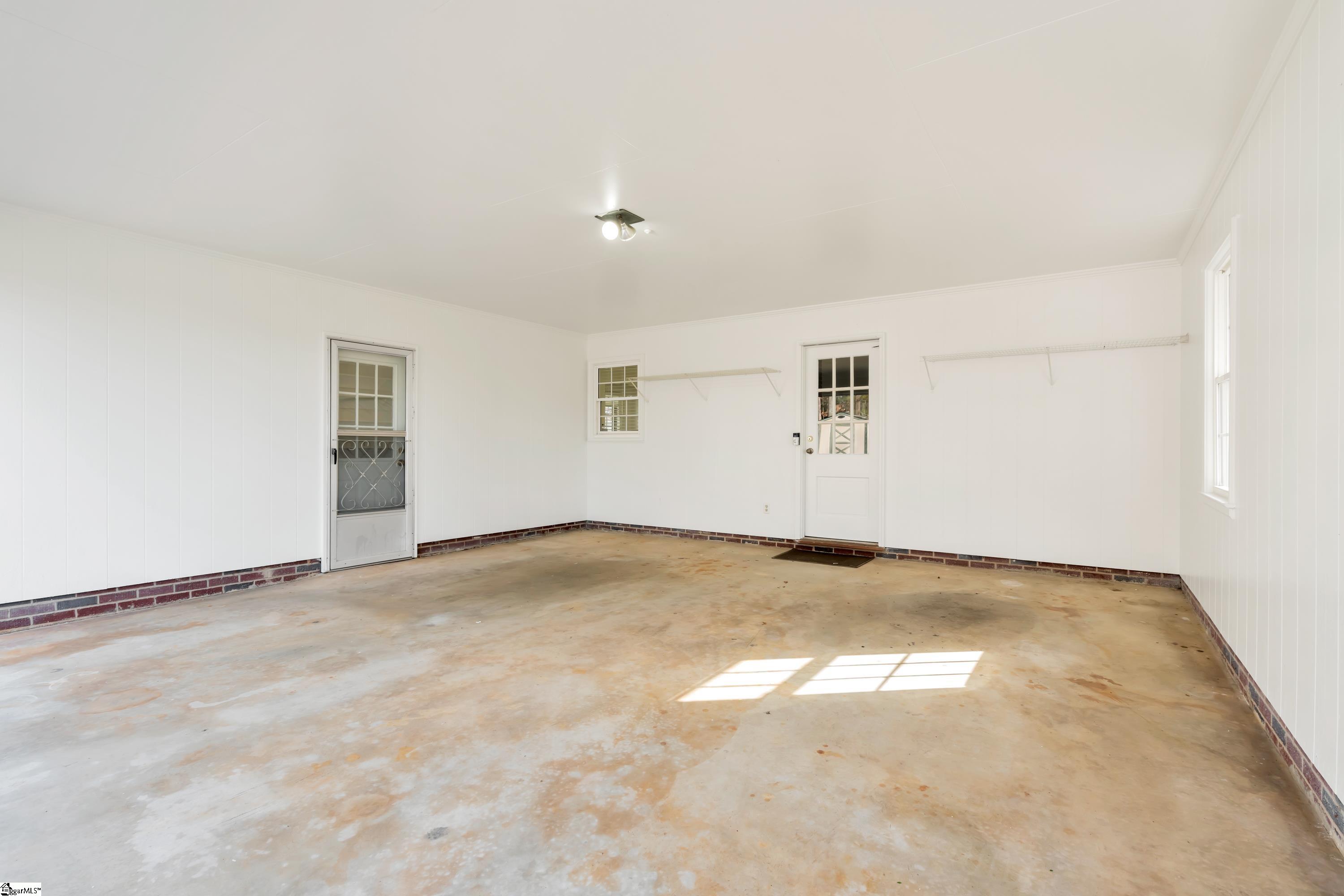 1116 Berry Shoals Road Greer, SC 29651 - Photo 23 of 32 Gallery Image 23