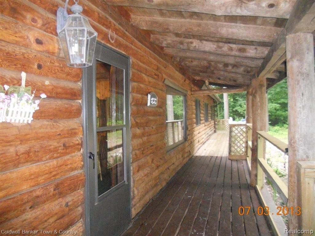 9232 Faussett Road Fenton, MI 48430 - Photo 6 of 25 Covered Front Porch