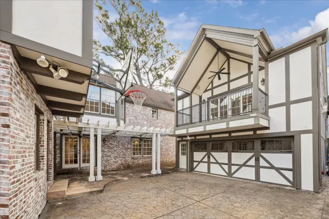 a view of house with a outdoor space