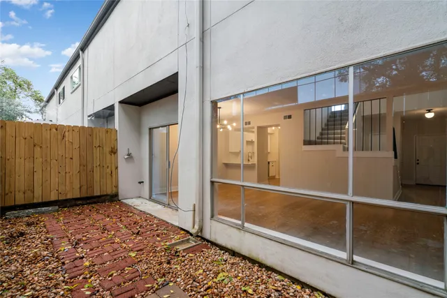 $2,450 | 1300 Augusta Drive, Unit 12, Houston, TX 77057