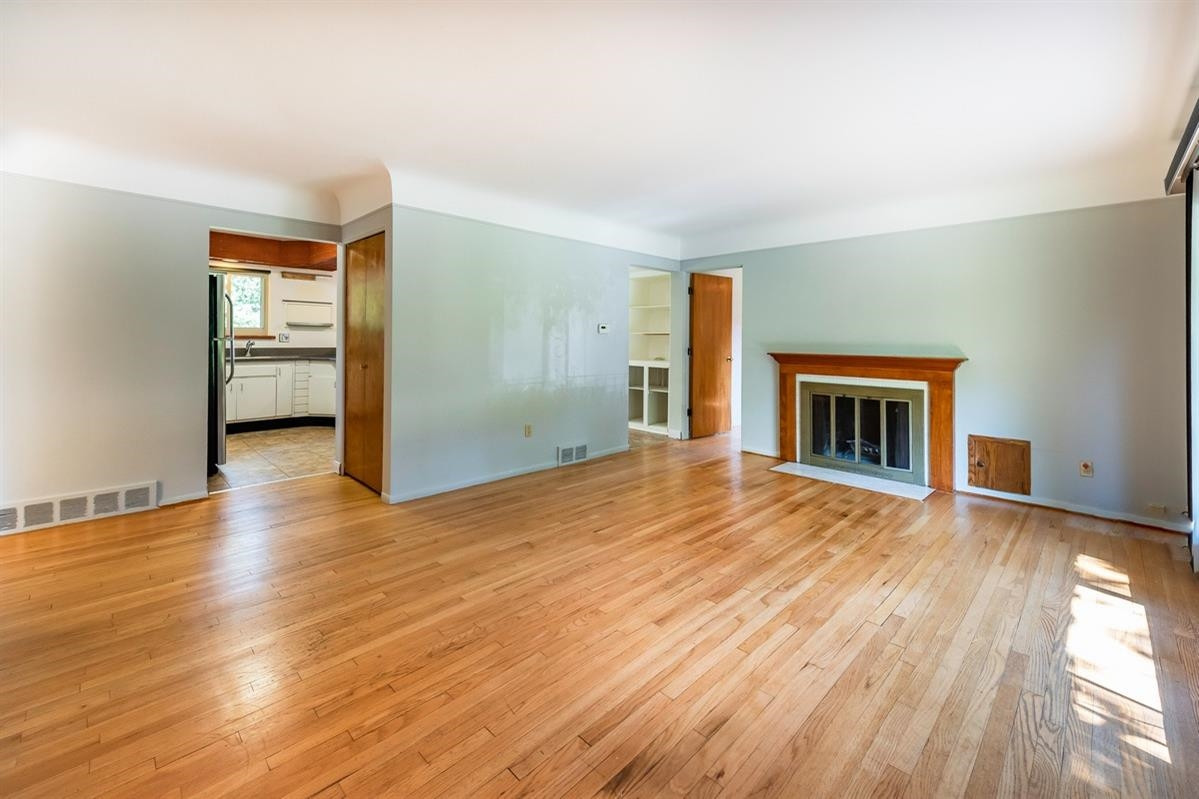 2276 Medford Road Ann Arbor, MI 48104 - Photo 5 of 40 Photo 5