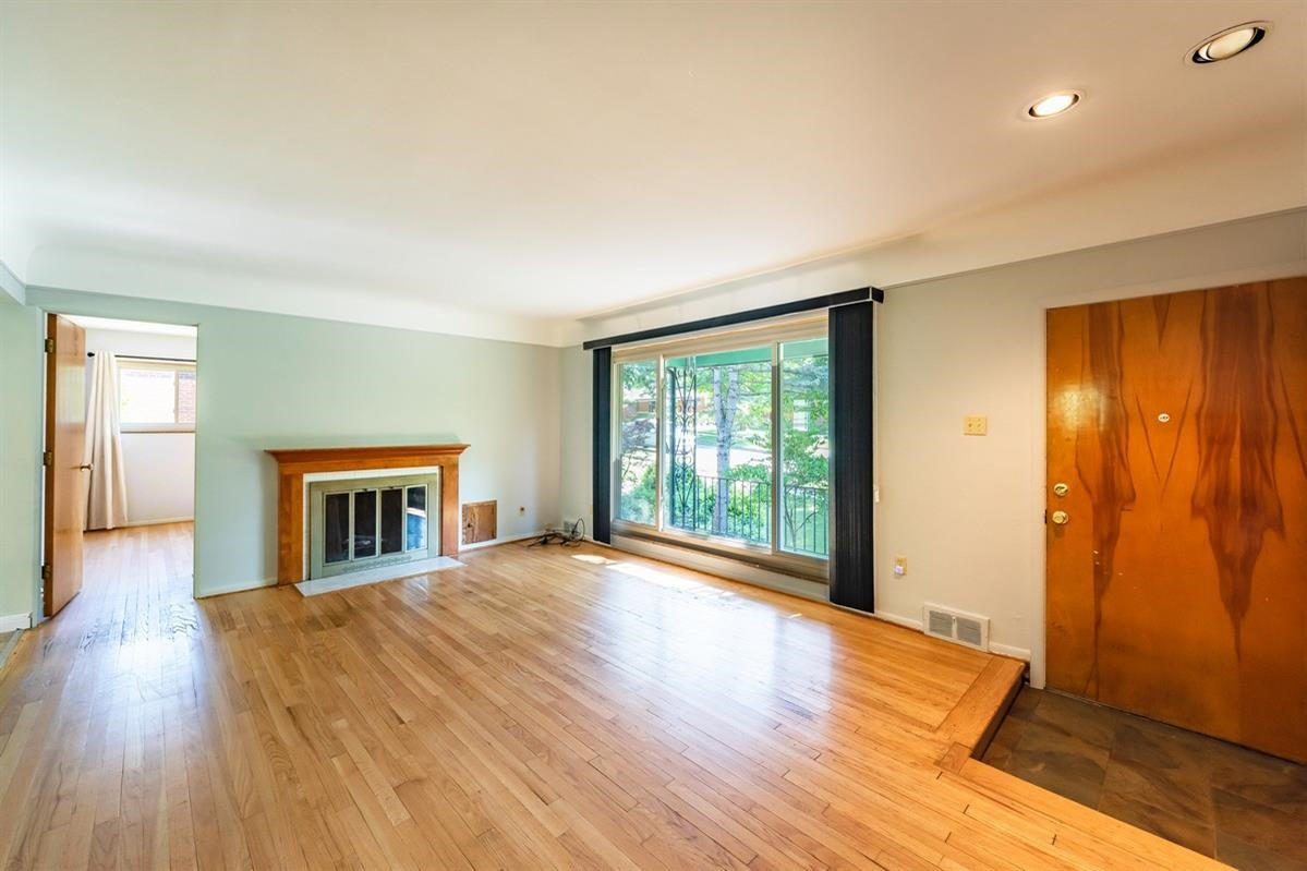 2276 Medford Road Ann Arbor, MI 48104 - Photo 6 of 40 Photo 6
