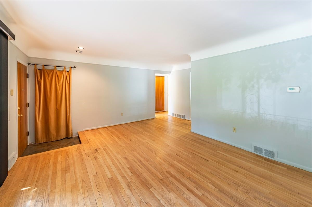2276 Medford Road Ann Arbor, MI 48104 - Photo 8 of 40 Photo 8