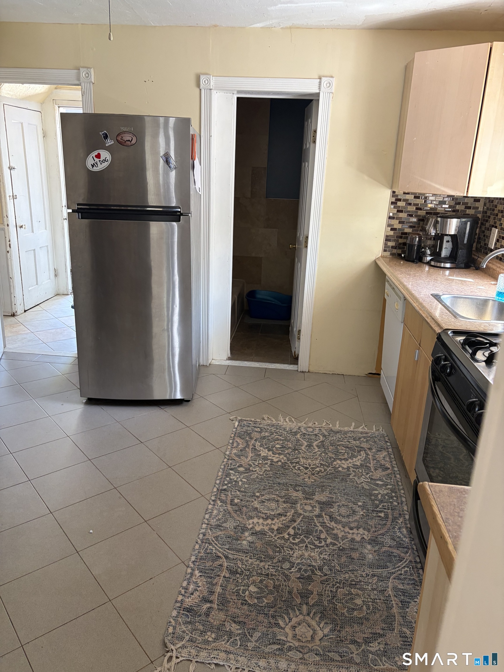 39 Webb Street Hamden, CT 06517 - Photo 6 of 29
