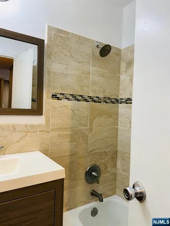 $2,595 | 39 East 39th Street, Unit 6D, Paterson, NJ 07514