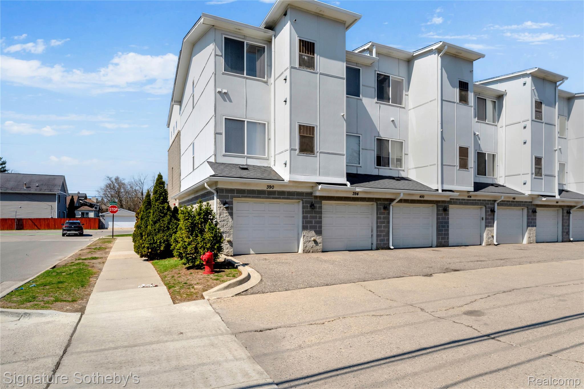 390 Hilton Road Ferndale, MI 48220 - Photo 19 of 23 21-390 Hilton Rd-21.jpg