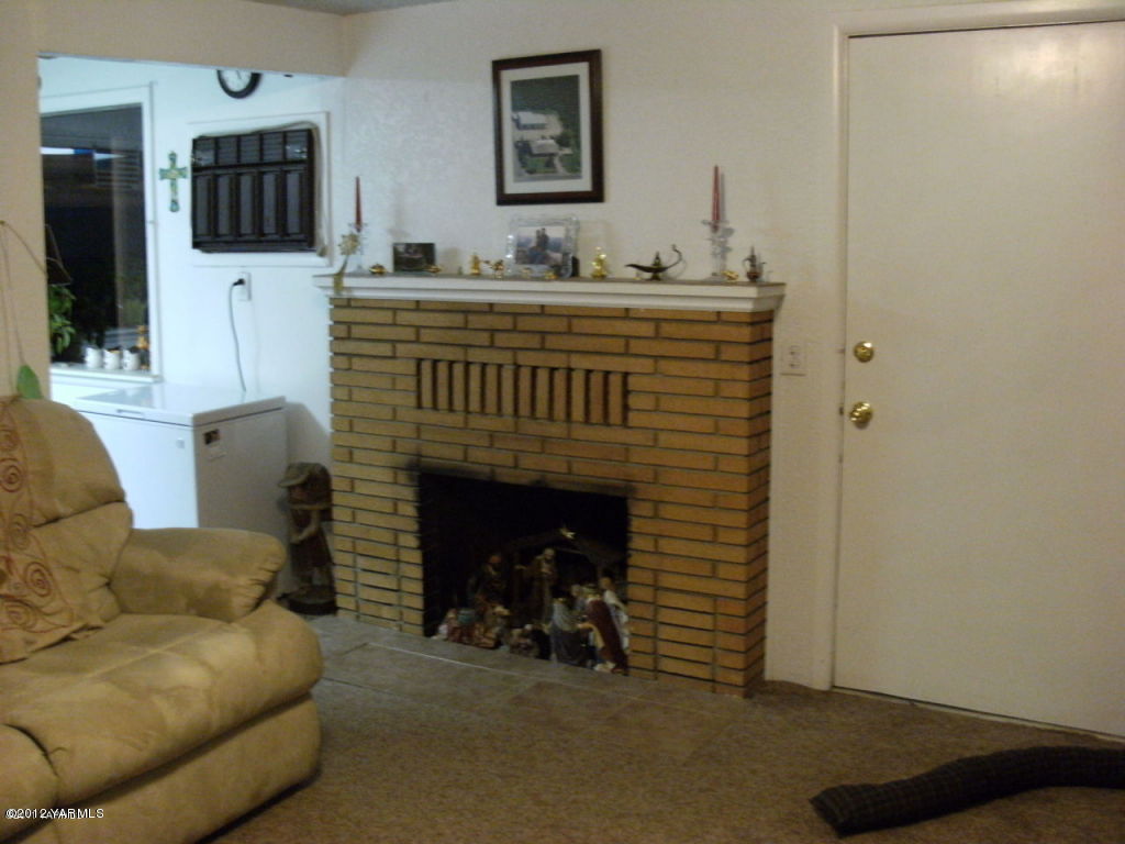 1011 Appleway Road Grandview, WA 98930 - Photo 3 of 10 fireplace