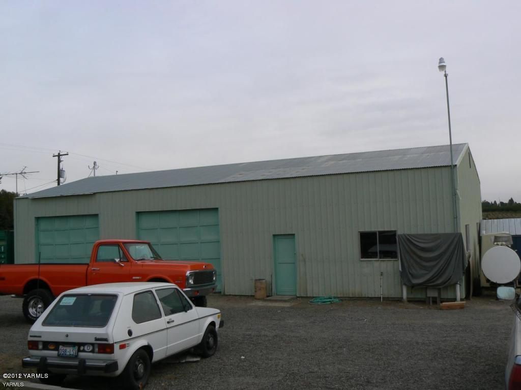 1011 Appleway Road Grandview, WA 98930 - Photo 6 of 10 shop
