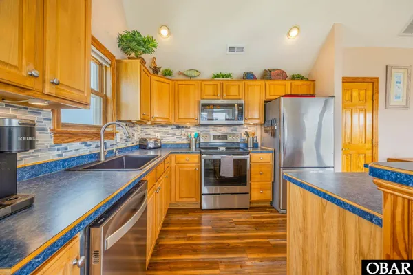 $1,499,000 | 25522 North Carolina Highway 12, Waves, NC 27982