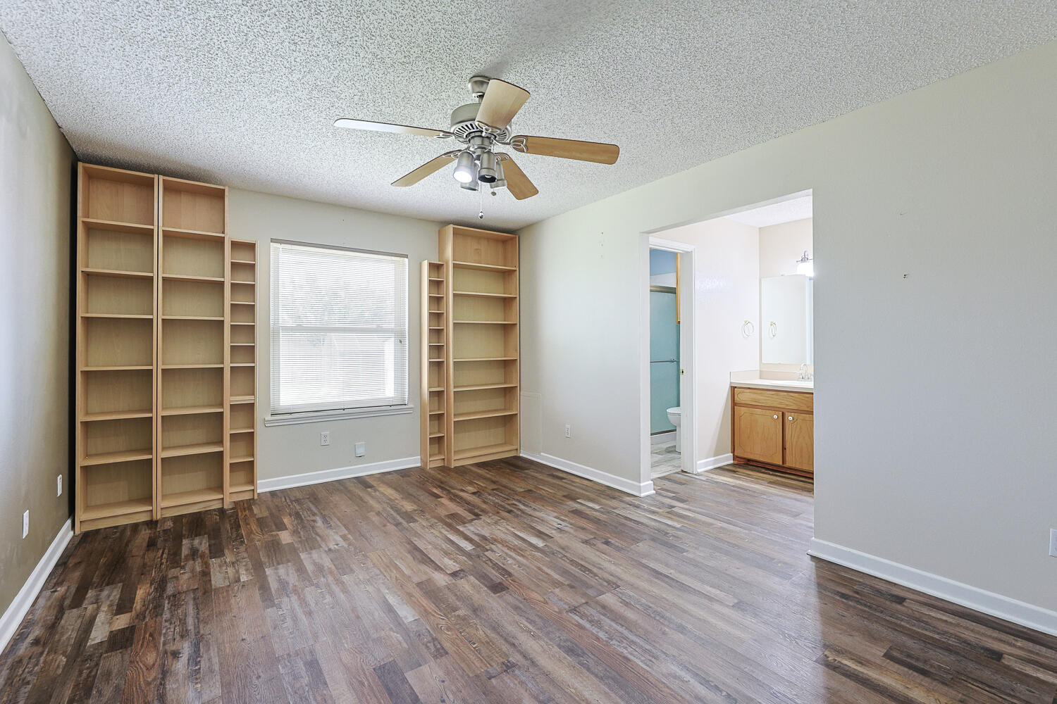 6301 33rd Street Lubbock, TX 79407 - Photo 18 of 41 Primary Bedroom