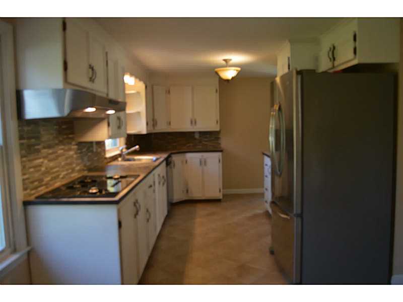 9 Ethier Way Cumberland, RI 02864 - Photo 5 of 18 Kitchen.