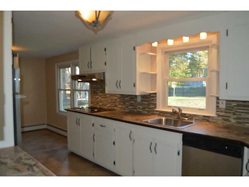 9 Ethier Way Cumberland, RI 02864 - Photo 8 of 18 Kitchen.