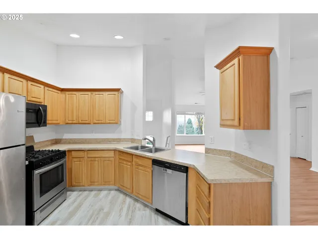 $746,000 | 3047 Wallace Road Northwest, Salem, OR 97304