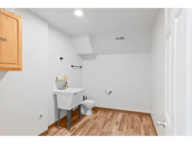 $746,000 | 3047 Wallace Road Northwest, Salem, OR 97304