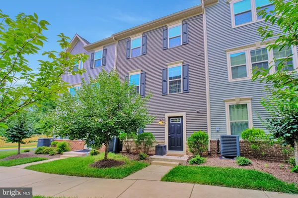 $3,900 | 7849 Francis Dickens Lane, Annandale, VA 22003