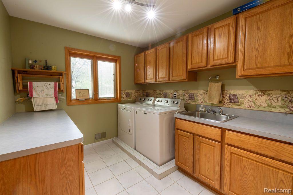 2833 Bullock Road Metamora, MI 48455 - Photo 6 of 34