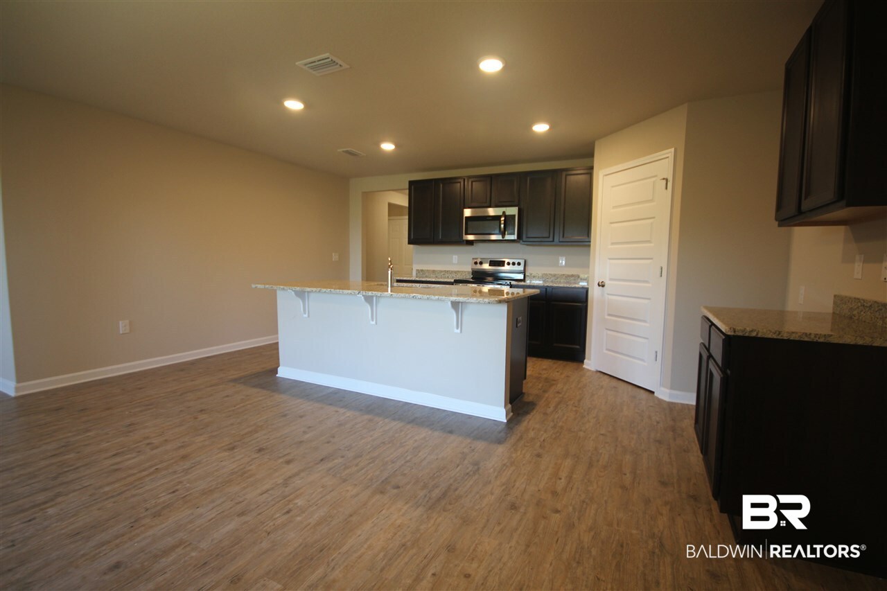8338 Irwin Loop Daphne, AL 36526 - Photo 4 of 23
