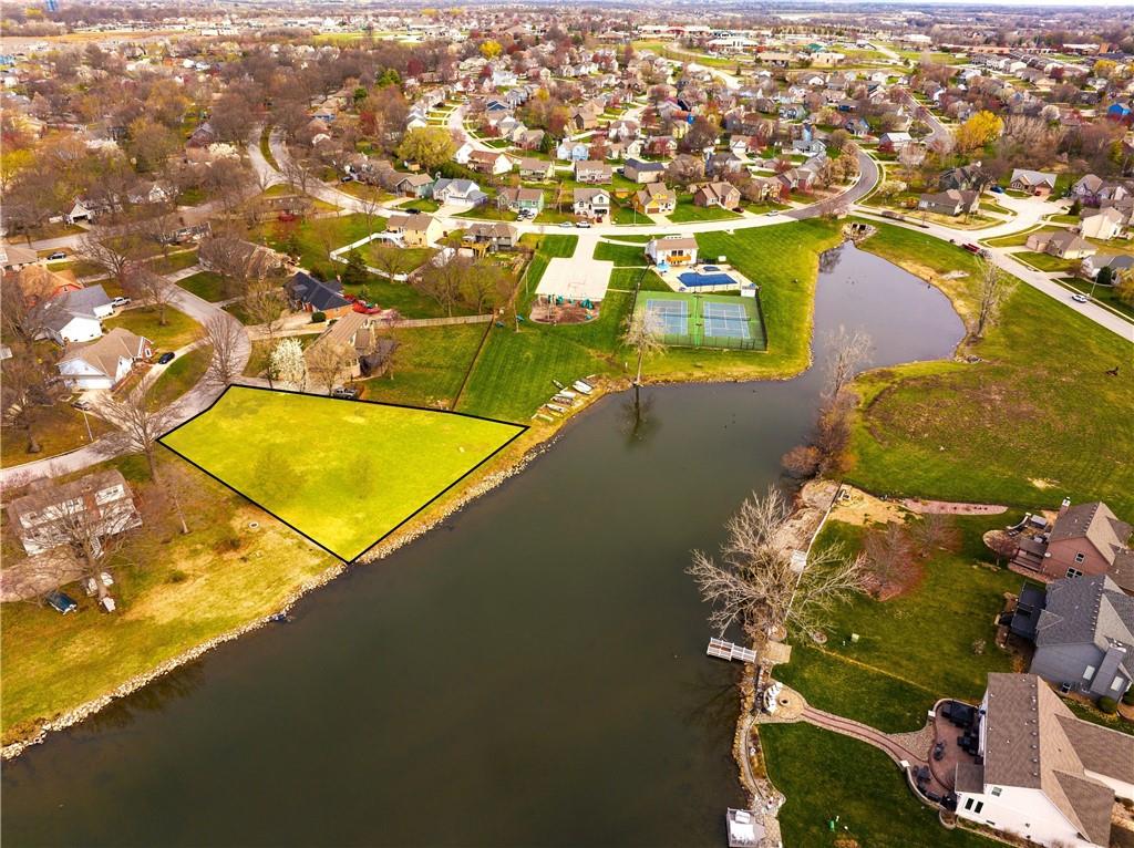 108 Rainbow Circle Raymore, MO 64083 - Photo 2 of 8