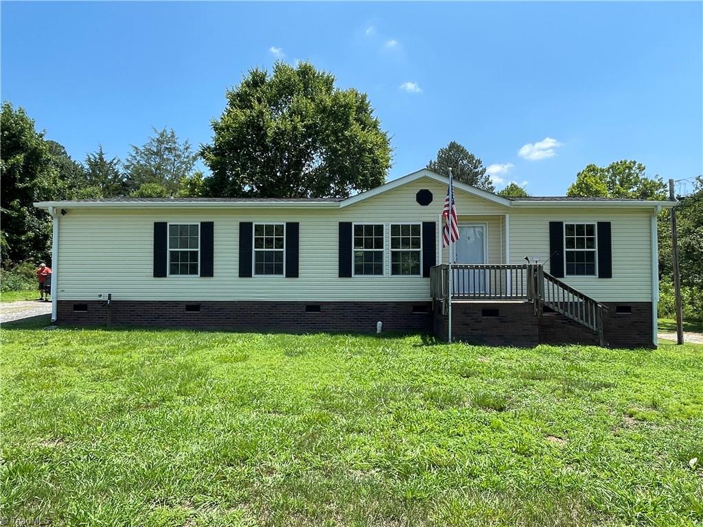 931 Lower Lake Road Thomasville, NC 27360 - Photo 1 of 16 Gallery Image 1