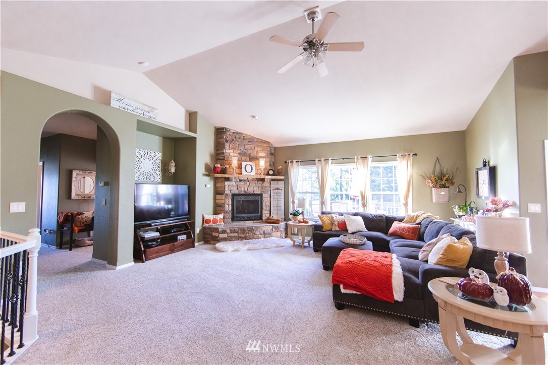 567 Chapman Road Camano Island, WA 98282 - Photo 8 of 35 Gallery Image 8