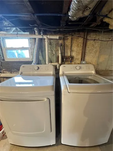 $2,000 | 471 Wood Street, Bristol, RI 02809