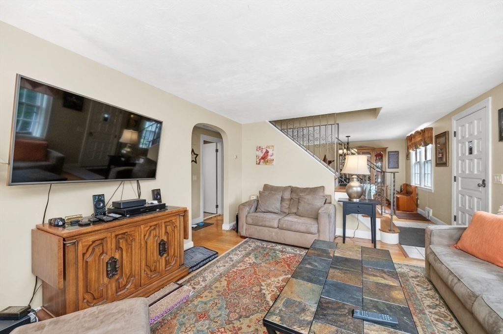 111 Warren Street Waltham, MA 02453 - Photo 8 of 42