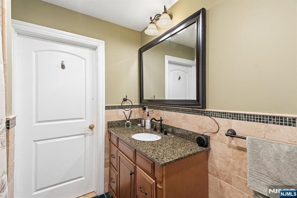 118 Howard Avenue Rochelle Park, NJ 07662 - Photo 22 of 32