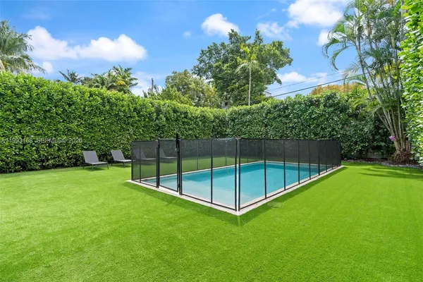 $19,500 | 634 West 47th Street, Miami Beach, FL 33140