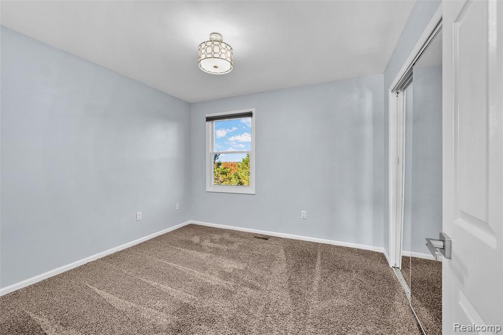 4476 Woodcliff Court Rochester, MI 48306 - Photo 33 of 74 Gallery Image 33
