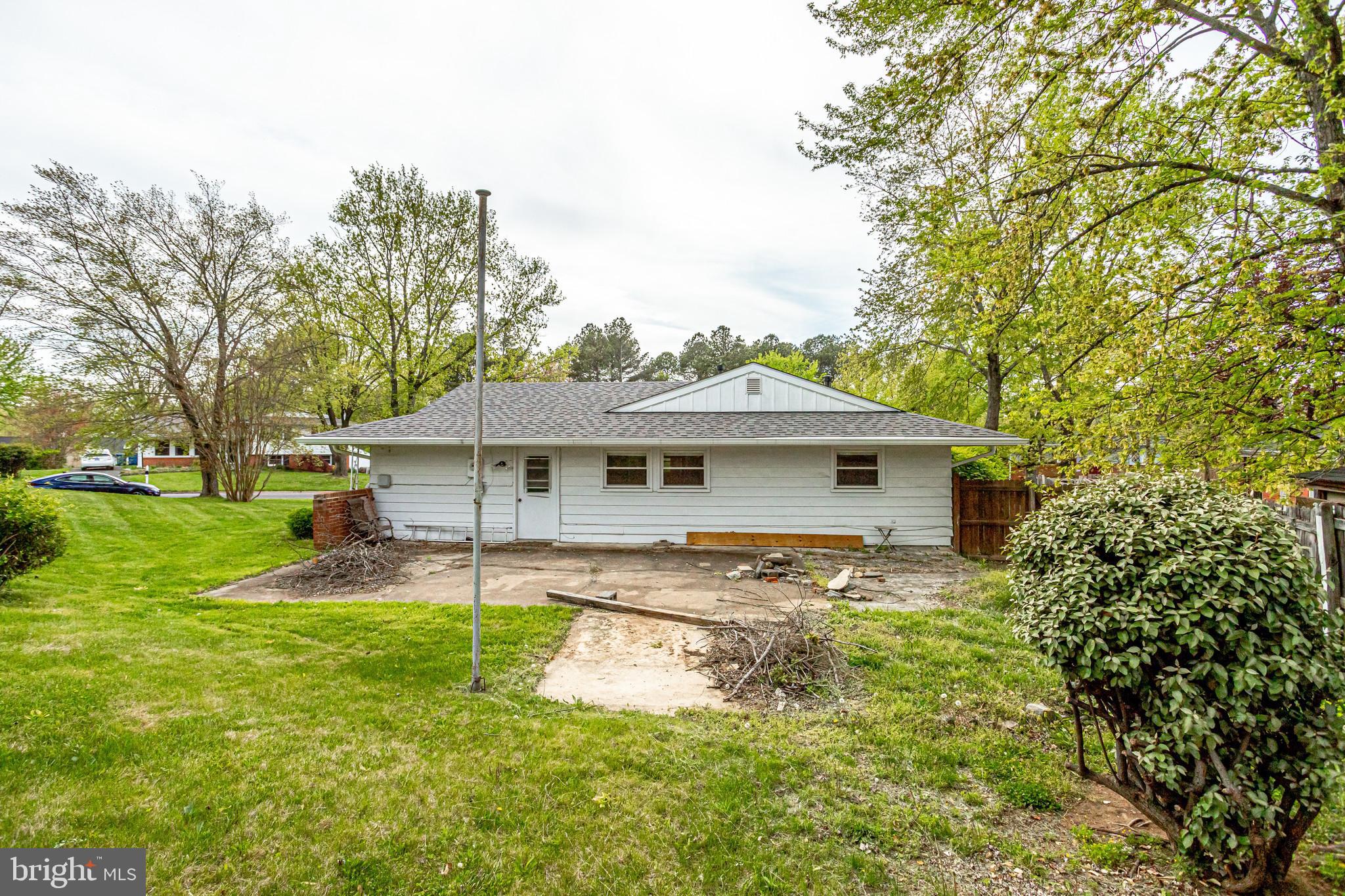 605 East Roanoke Road Sterling, VA 20164 - Photo 30 of 34 Gallery Image 30