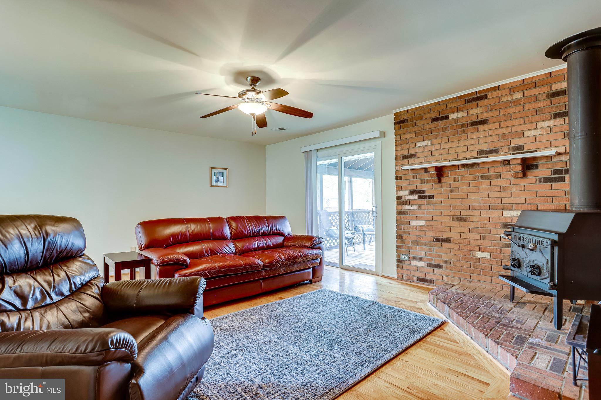 605 East Roanoke Road Sterling, VA 20164 - Photo 7 of 34 Gallery Image 7