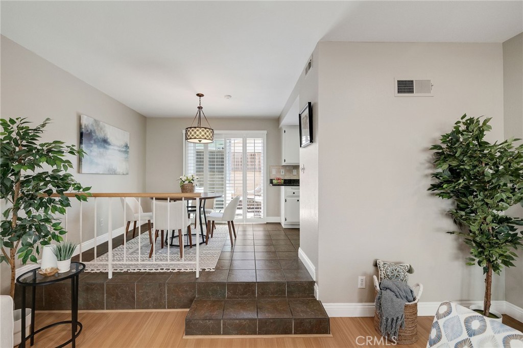 2703 Rockefeller Lane, Unit 1 Redondo Beach, CA 90278 - Photo 18 of 44 Dining area