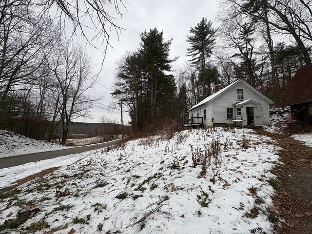 $165,000 | 260 Wickaboag Valley Road, West Brookfield, MA 01585