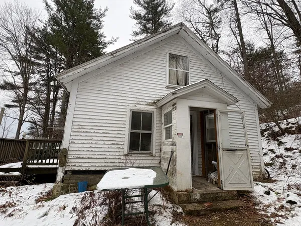 $150,000 | 260 Wickaboag Valley Road, West Brookfield, MA 01585