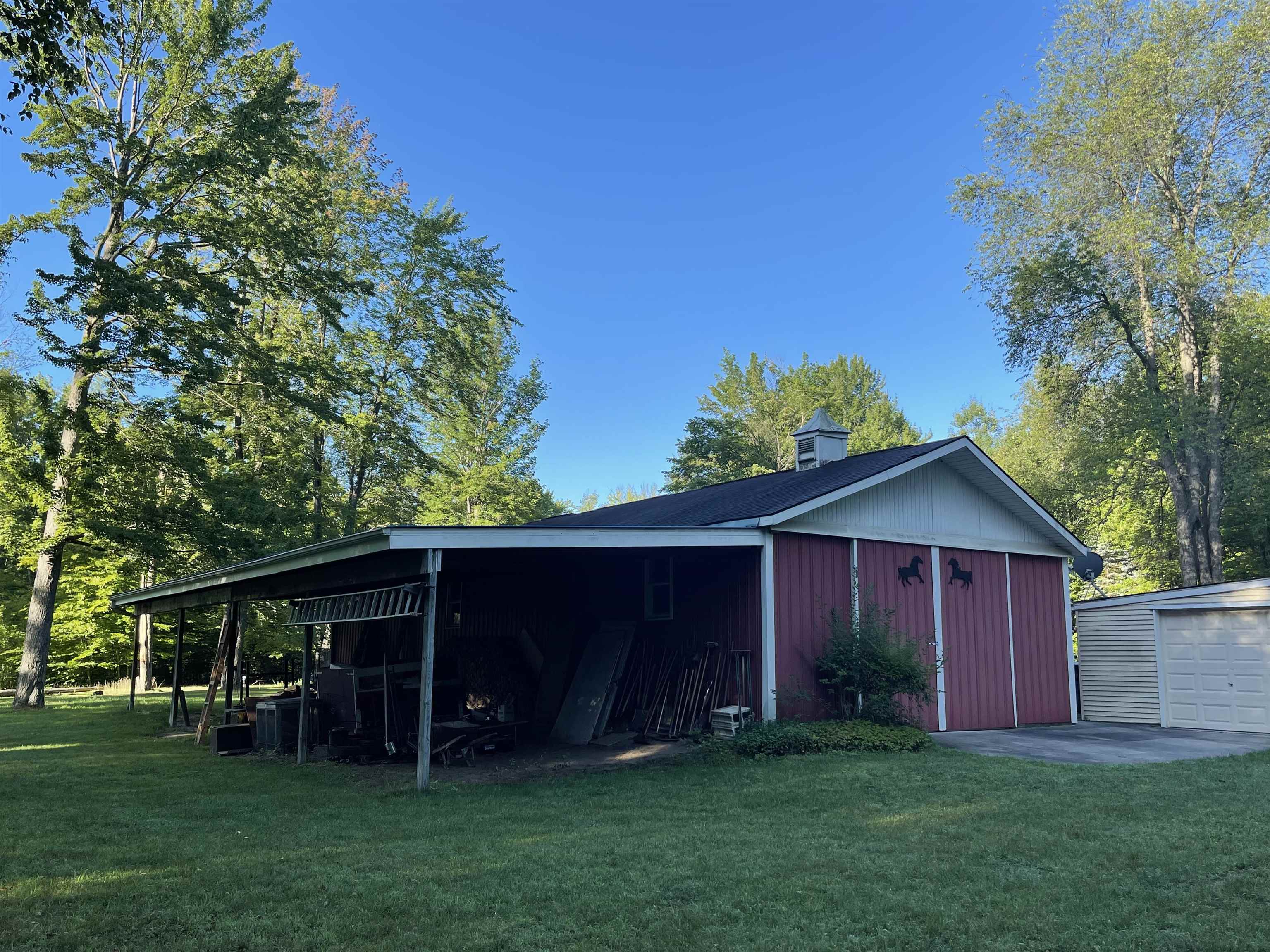 755 Weber Road Gladwin, MI 48624 - Photo 10 of 90 1903685-9.JPG