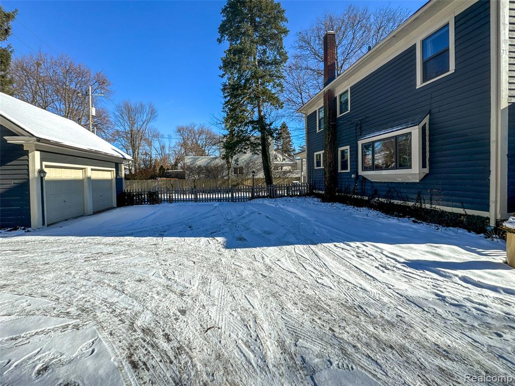 1119 East Maple Road Birmingham, MI 48009 - Photo 38 of 41 Gallery Image 38