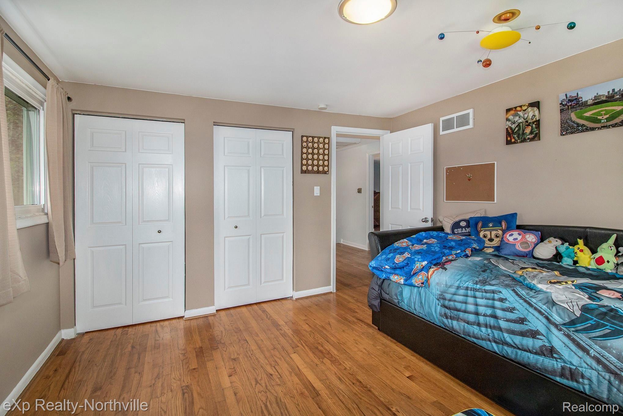 4711 Quarton Road Bloomfield Hills, MI 48301 - Photo 19 of 28 Large 2nd bedroom